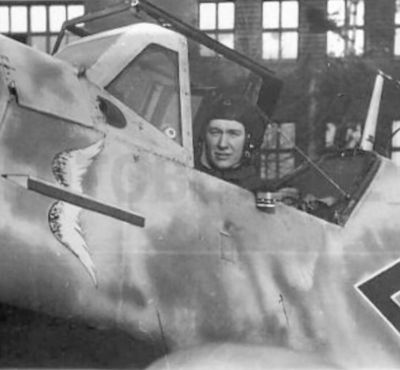 Seine Bf 109G-6 mit dem fliegenden Bleistift