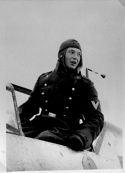 Martin Villing in einer Bf 109E 1940 in Stolp-Reitz // Martin Villing in a Bf 109E during 1940 at Stolp-Reitz